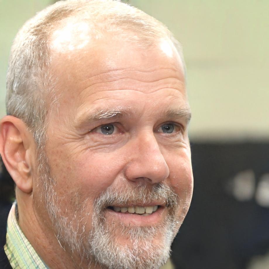 Rhys Dunworth, founder and lead educator at osperanqilo