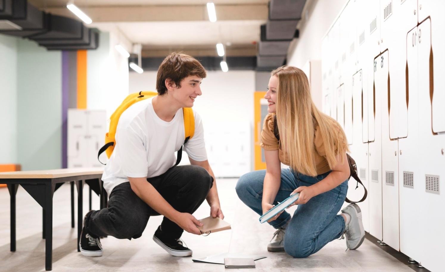 Financial education workshop environment with collaborative learning space